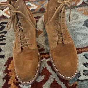 Vince Cabria lug sole suede boot sz 9.5